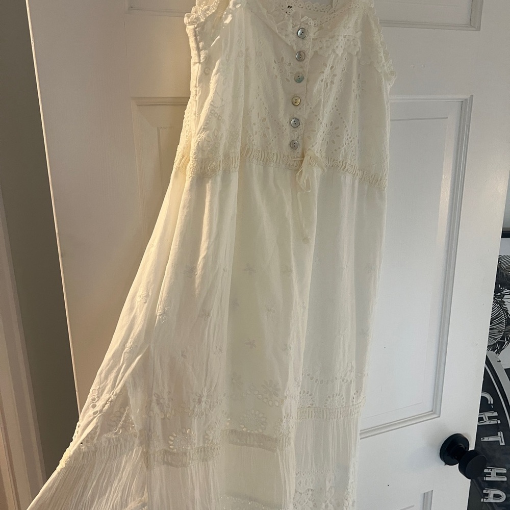 Spell White Lace Maxi Dress - Picture 7 of 8